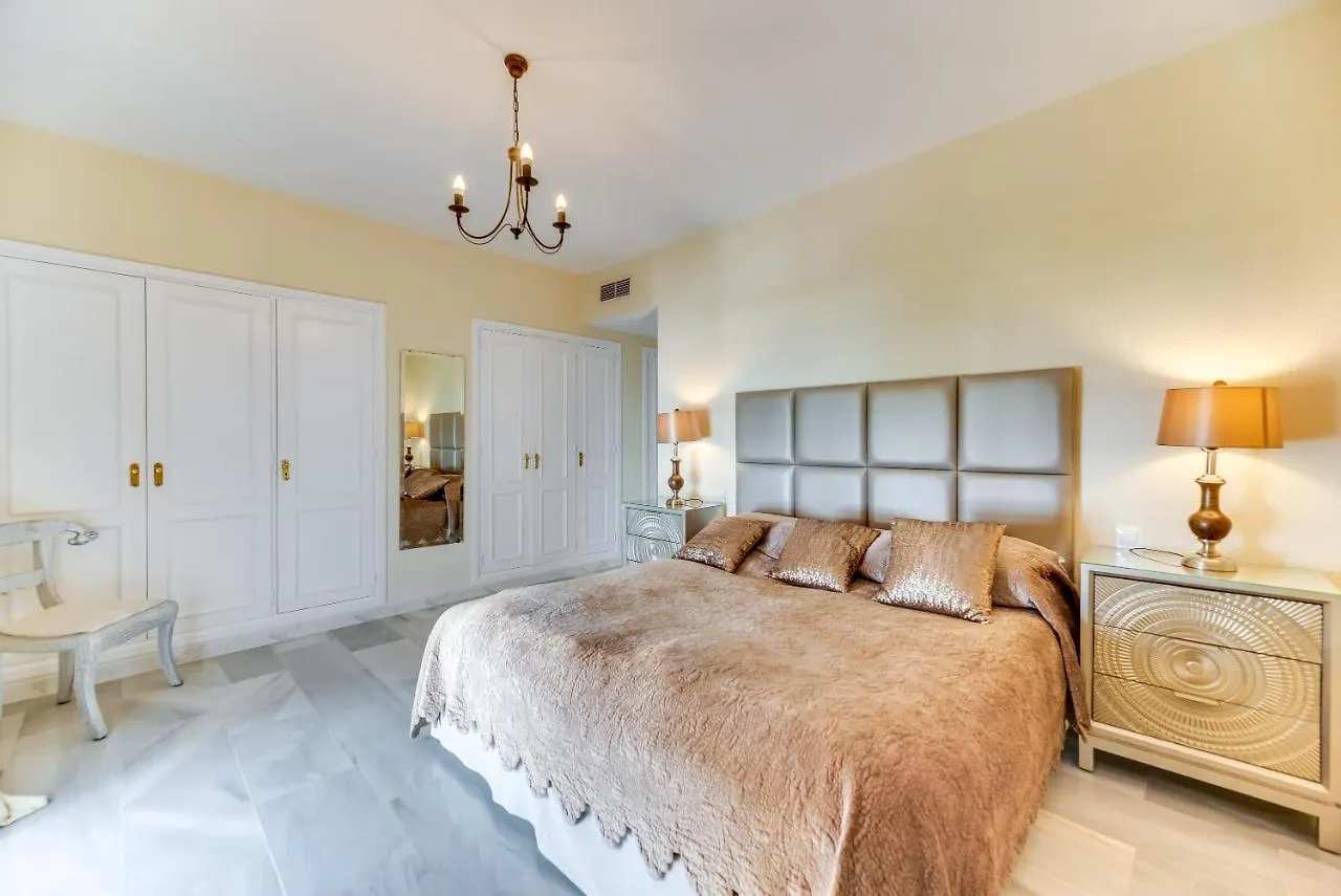 Puerto Banus2 Beachfront And Pools Marbella Apartment