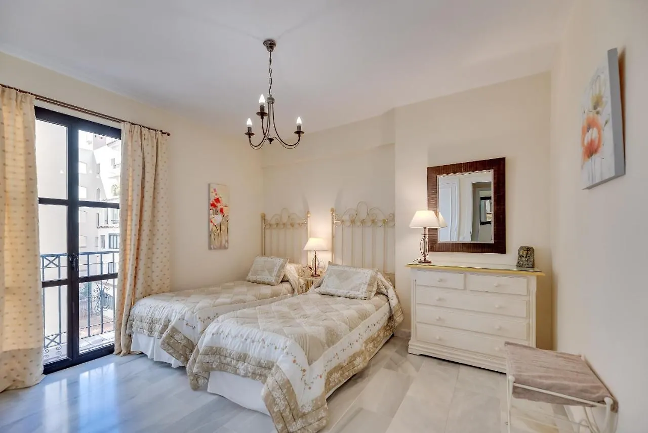 Puerto Banus2 Beachfront And Pools Marbella Apartment
